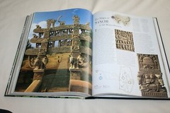 ARCHAEOLOGY TREASURES 2006 vmb Publishers Hardback 10.5″x14.5″ 432 pages LKE NEW