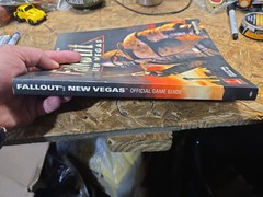 Fallout: New Vegas Official Game Guide by Prima Games Paperback 2010