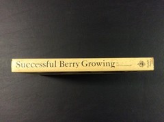 Successful Berry Growing Gene Logsdon Hardcover 1974 200 pages (Very Good)