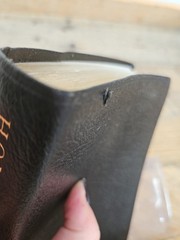 Classic 1984 NIV Compact Reference Bible in Black Bonded Leather Red Letter VG