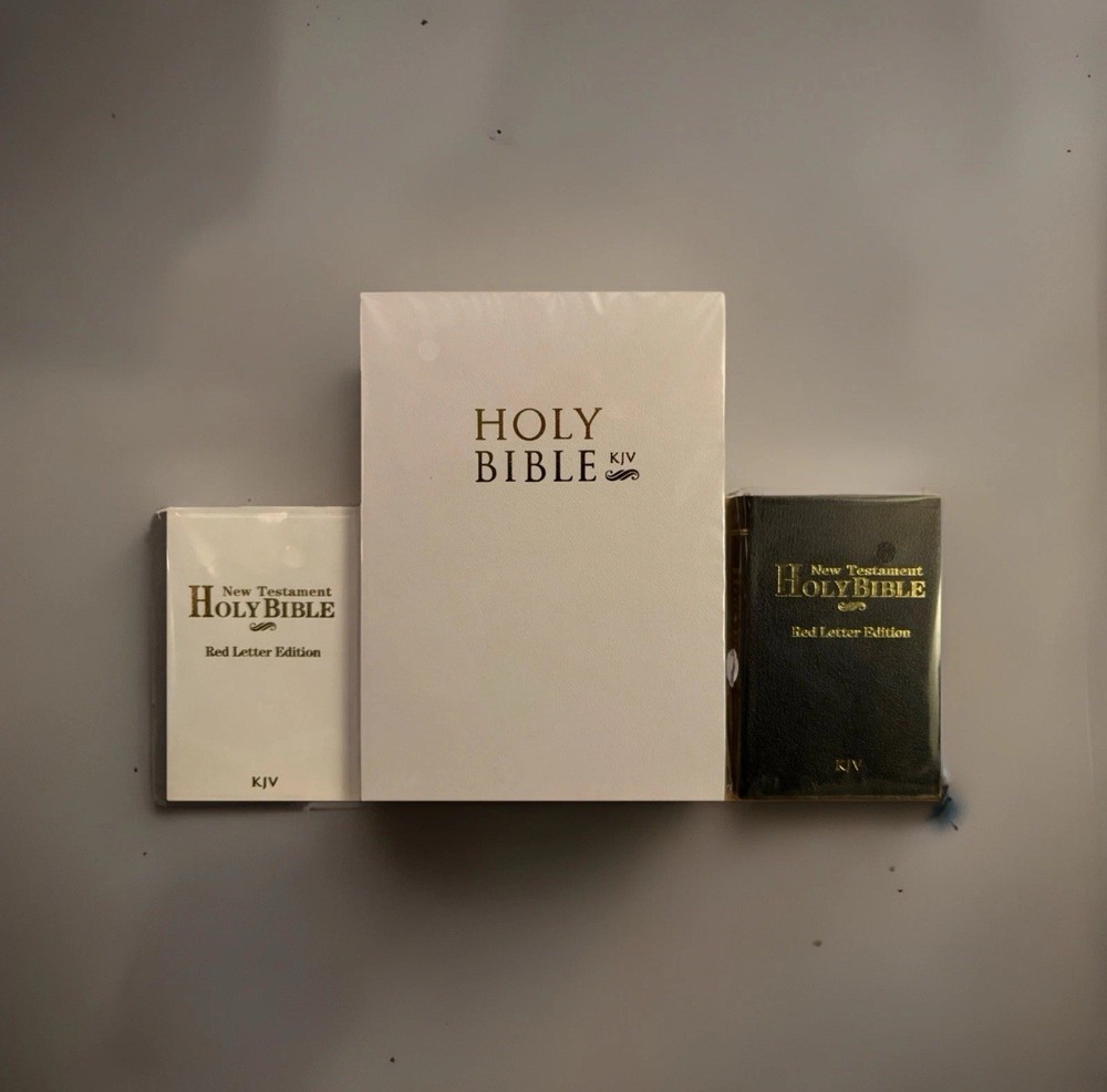 2018 Holy Bible KJV Old New Testament 1 Medium 2 Pocket Sized Versions Religious