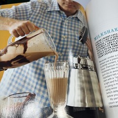 Bobby Flay Hand Signed Cookbook “ Burgers, Fries & Shakes”, 154 Pages, HC
