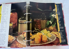 1971 Better Homes and Gardens New Cookbook Fourth Printing ~ 40 Pages Dividers