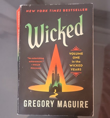 Wicked (Wicked Years Vol. 1) Gregory Maguire Paperback Fiction Witches
