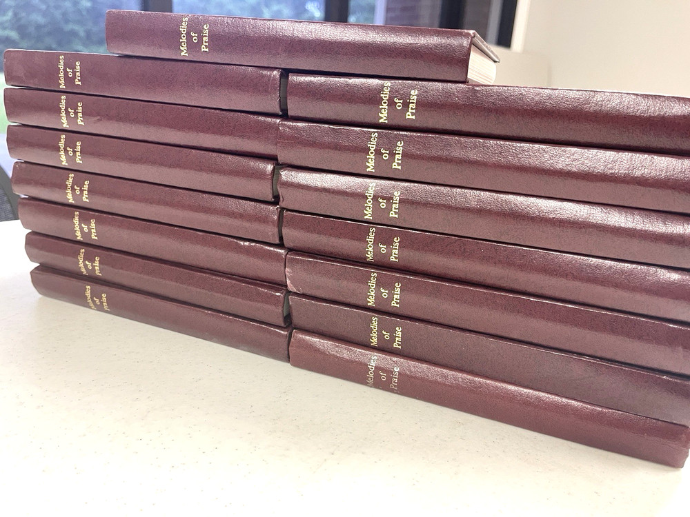 Lot of 15 Melodies of Praise Hymnals 1985 Gospel Publishing House Maroon Church