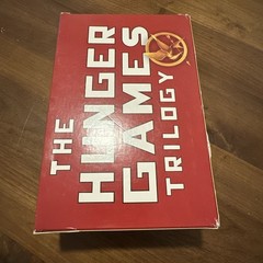 The Hunger Games Trilogy: The Hunger Games / Catching Fire / Mockingjay – GOOD