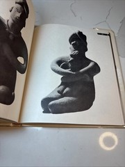 Maternity in Pre-Columbian Art La Maternidad en el Arte Llerena 1970