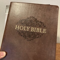 KJV Super Giant Print Bible – 17pt font ~ Faux Leather ~ Red Letter ~ Indexed