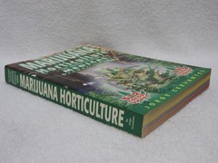 Marijuana Horticulture by Jorge Cervantes 512 Pages Expanded 2006 1st Edition 👀