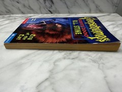 w/ DECAL INSERT 1st Print #1 Cry of the Cat Goosebumps Series 2000 Book RL Stine