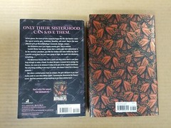 2 Book Lot The Ravens & The Monarchs – pb & hc By Kass Morgan & Danielle Paige