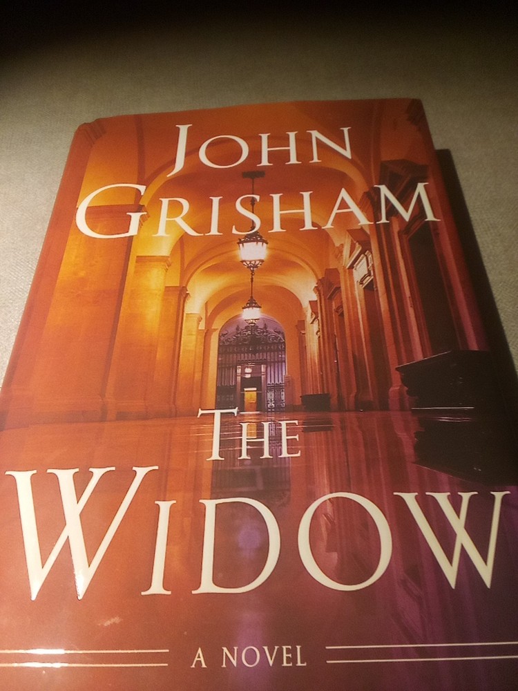 John Grisham The Widow A Novel : Simon Latch Is A Lawyer..Suspect?