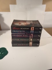 Vampire Academy Book Set 1-4, 6 Richelle Mead Paperback & Hardcover, Romance