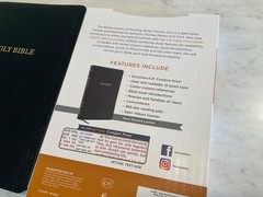 KJV Comfort Print Reference Giant Print Bible in Black Bonded Leather