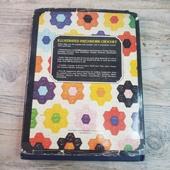 Illustrated Patchwork Crochet: Contemporary Granny Squares Clothing Bella Scharf