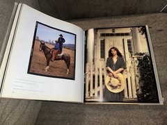 Annie Leibovitz Photographs 1970-1990 1st First Edition Hardcover + Dust Jacket