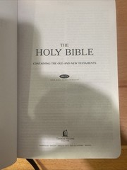 Holy Bible Old and New Testament NKJF Thomas Nelson Pre Owned View Pictures