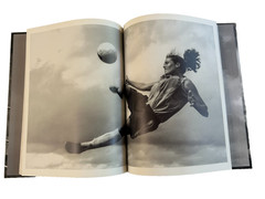 OLYMPIC PORTRAITS – HC – by Annie Leibovitz – The Beauty of Human Motion