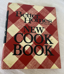 1971 Better Homes and Gardens New Cookbook Fourth Printing ~ 40 Pages Dividers