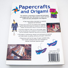 Papercrafts and Origami, Crafting, Softcover, 512 Pages, Hermes House 2002