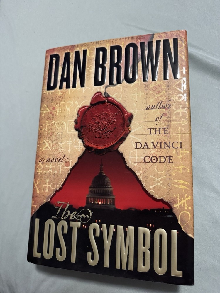 The Lost Symbol by Dan Brown Hardcover Robert Langdon Series w/ Dust Jacket