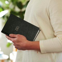 KJV Holy Bible: Personal Size Giant Print, Hardcover, Red Letter, Comfort…