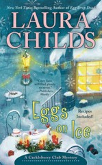 Eggs on Ice (A Cackleberry Club Mystery) – Mass Market Paperback – GOOD