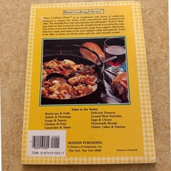Vintage 1985 Home Cooking Library Casseroles & Stews Cookbook Retro Recipes