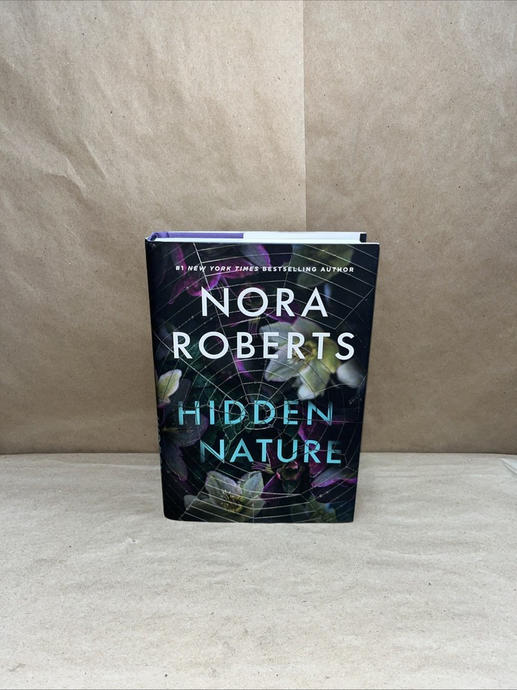 Nora Roberts – Hidden Nature HC (USED) SEE DESCRIPTION
