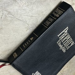 Holy Bible John Hagee Prophecy Study Bible NKJV Black Leather 1997
