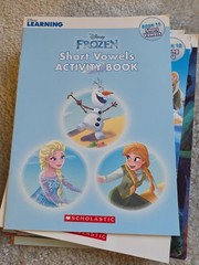 Phonics Reading Program Disney Frozen Boxed Set Scholastic 12 Books Short/Long