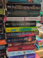 Mixed Lot of 26 Female Author Novels Romance & Thriller Clark Jackson NICE LOT