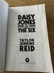 Daisy Jones & the Six Taylor Jenkins Reid Novel/Book PB-Reese’s BC-2020