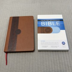 MEV Bible Thinline Reference Brown : Modern English Version by Charisma House…