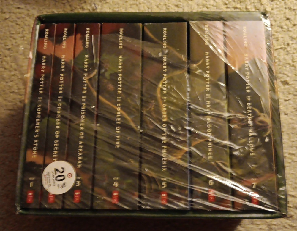 Harry Potter Paperback Boxset #1-7 by J. K. Rowling