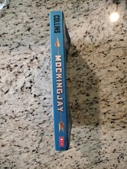 Mockingjay by Suzanne Collins (Trade Paperback)
