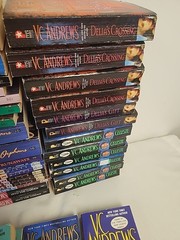 VC Andrews PAPERBACK BOOK/BOOKS /VARIOUS TITLES /CHOICE