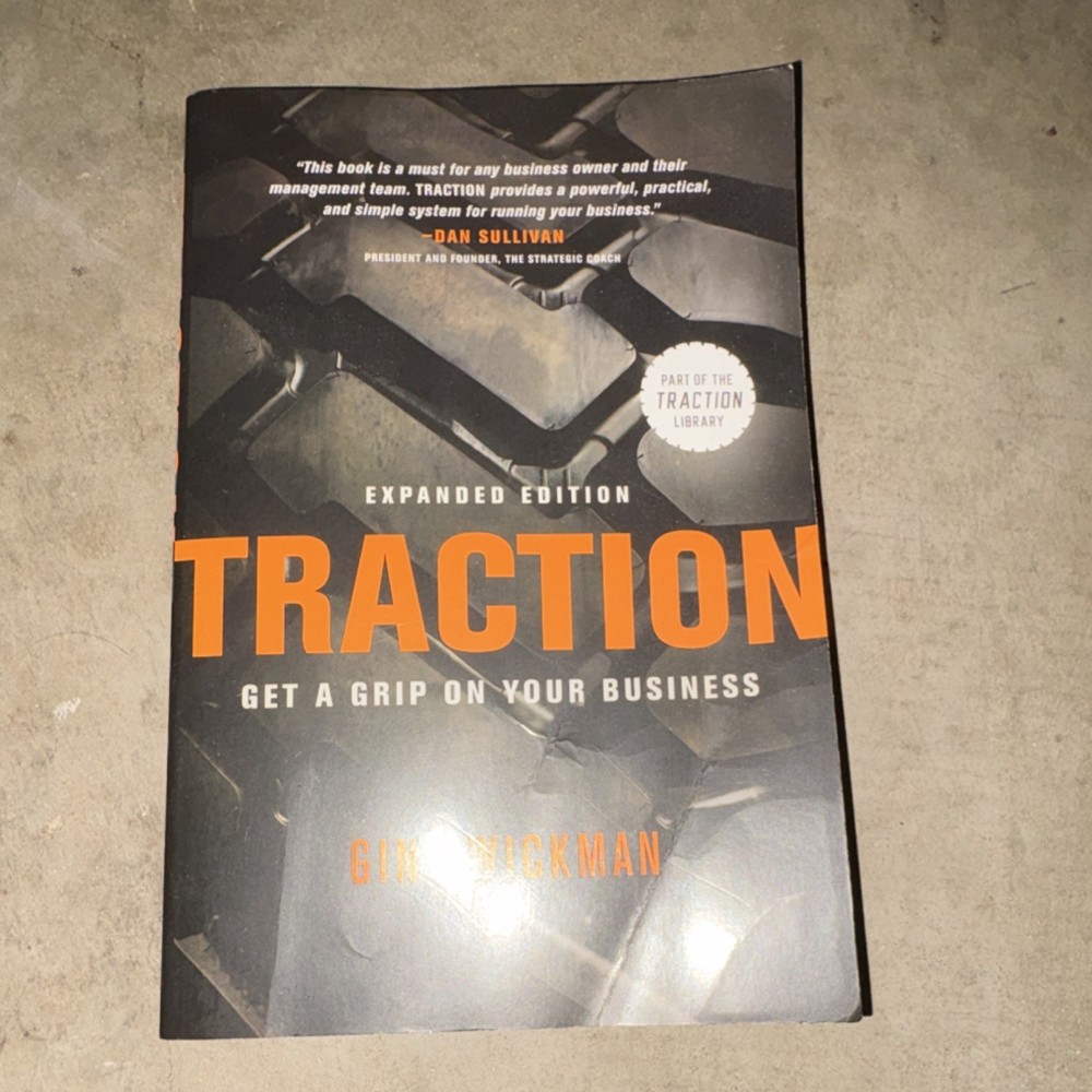 BenBella Books Traction: Get a Grip on Your Business Expanded Edition Paperback