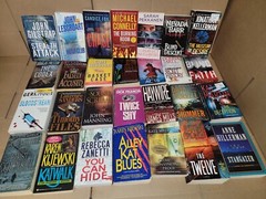 Lot of 100 Mystery Thriller Suspense Fiction Paperback Books RANDOM*MIX UNSORTED