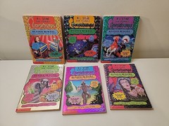 GIVE YOURSELF GOOSEBUMPS 26 books R.L. Stine Scholastic 1990s-2000s