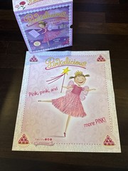 Pinkalicious Gift Set (6 Hardcover Books, Poster, Jigsaw Puzzle, 3 Paperbacks)
