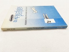 A SPACEFARING PEOPLE: PERSPECTIVES ON EARLY SPACEFLIGHT BY ALEX ROLAND 1985 PB