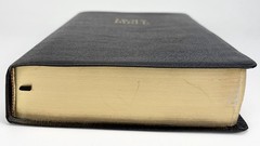 King James Study Bible – Black Bonded Leather – Gilded-Gold Page Edges – Nelson
