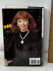 Montana Sky Nora Roberts 1996 VTG 440 pgs HC DJ 9 1/2 in x 6 1/4 in
