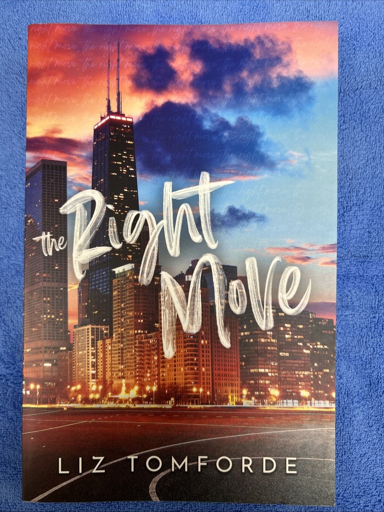 THE RIGHT MOVE: WINDY CITY SERIES, BOOK TWO ~ LIZ TOMFORDE ~ SOFT COVER ~ NEW