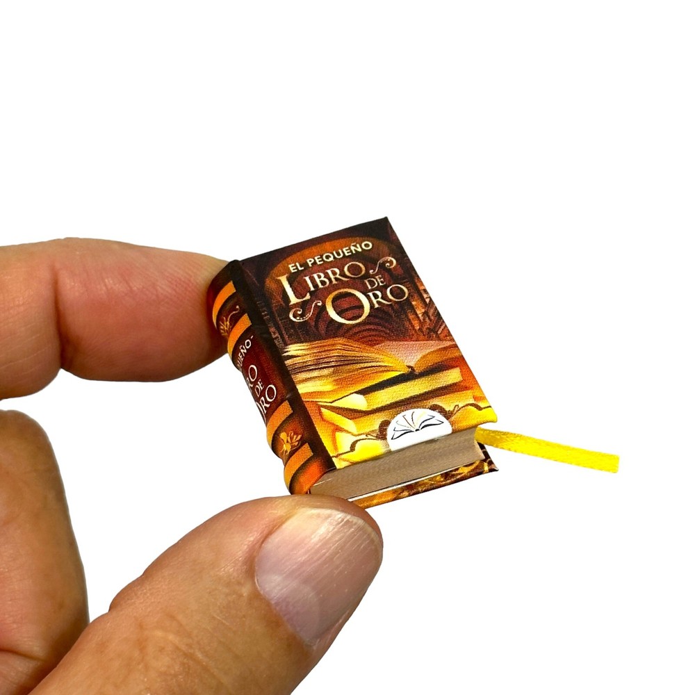 2023 El Pequeño Libro de Oro tiny book 1.4″ high hardcover 231 pages in Spanish