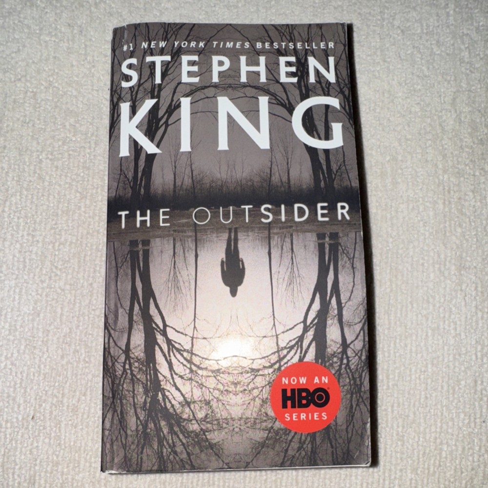 Stephen King The Outsider Paperback Novel, English Fiction, Film/TV Adaptation