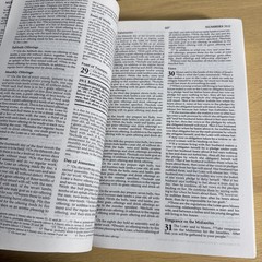 The New Student Bible by Zondervan New International Version – 1992, Paperback)