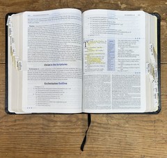 NKJV Study Bible, Premium Bonded Leather, Black, Comfort Print: The Complete Re,