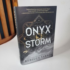 Onyx Storm (Wing and Claw Collection) by Rebecca Yarros (Hardcover) SEE DESC